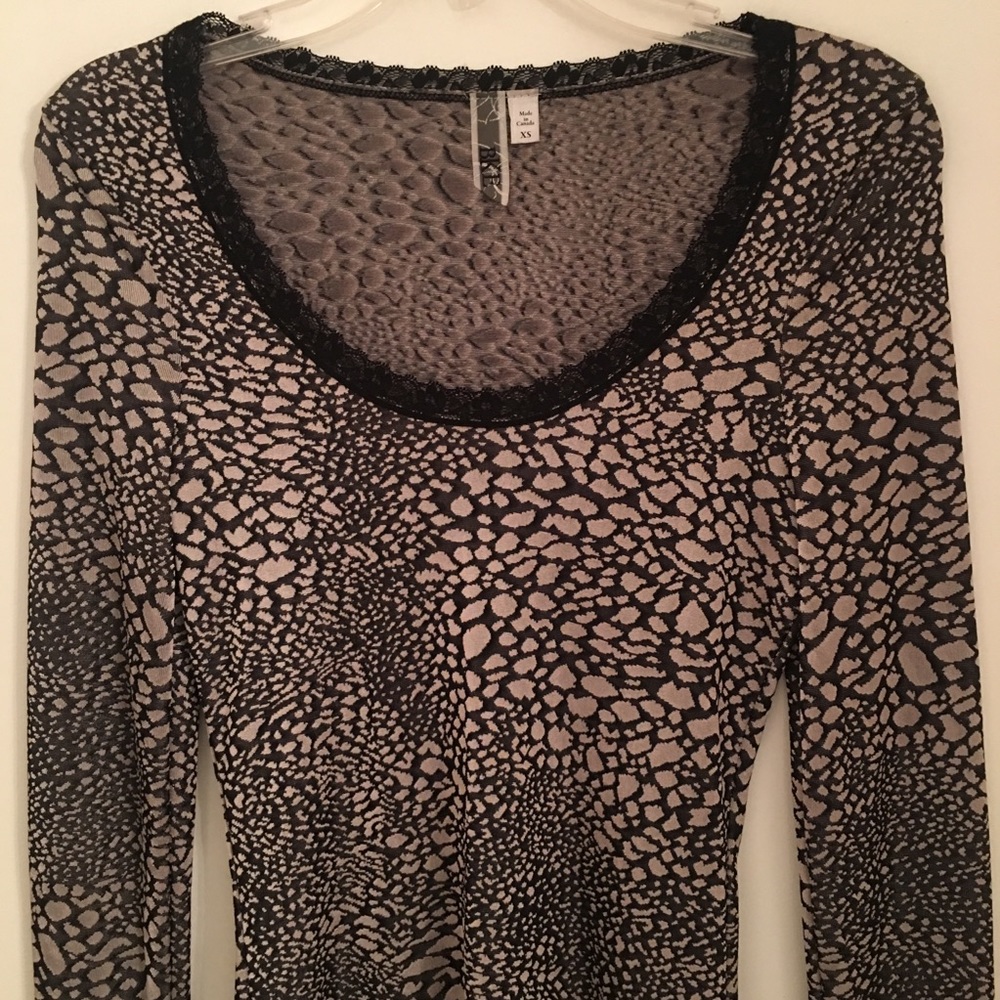 ❤️BKE- Made Canada❤️Beautiful Long Sleeve Shirt!